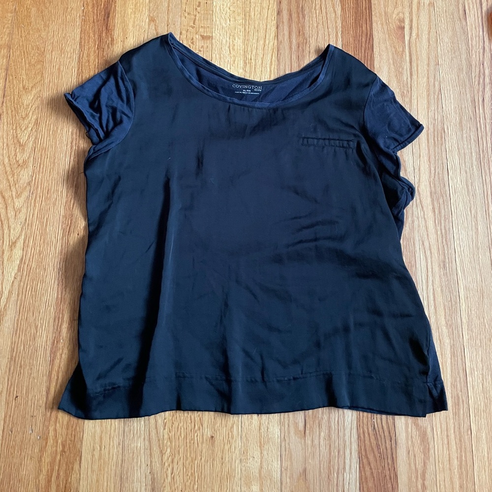 Covington black tee